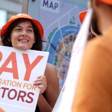 Public urged to continue seeking NHS care during doctors’ strike