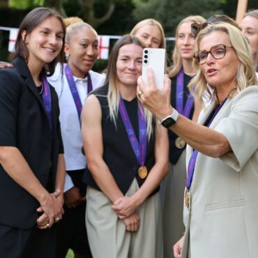 Lionesses celebrate Euros triumph at No 10 reception amid calls for manager to get damehood
