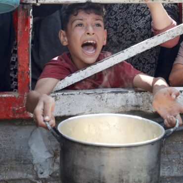 PM urged to take three key steps ahead of emergency cabinet meeting on Gaza