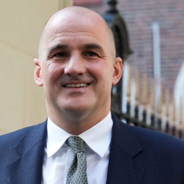 Ex-Tory chairman  defects to Reform