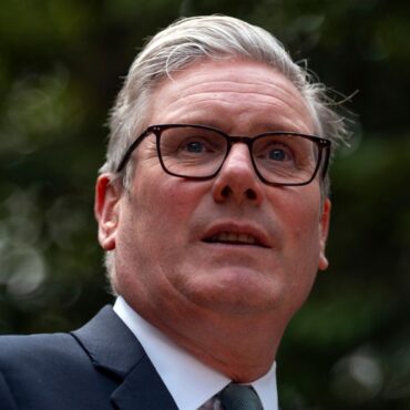 Starmer marks first year with a clear crisis and blow to his leadership