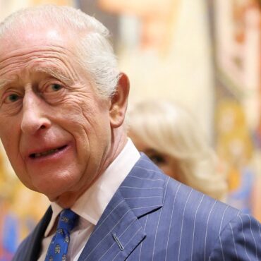The King and AI: A humanoid robot has painted a picture of Charles. How did it do? 