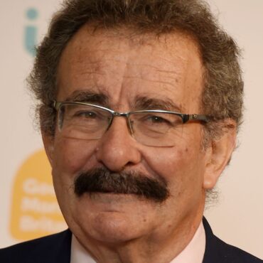 TV doctor and IVF pioneer quits British Medical Association over ‘damaging’ strikes