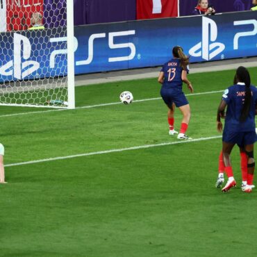 Wales get equaliser against France in Women’s Euros