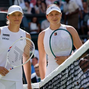 Wimbledon women’s singles final under way as Swiatek takes on Anisimova