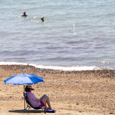 UK bracing for fourth heatwave of summer as temperatures set to pass 30C