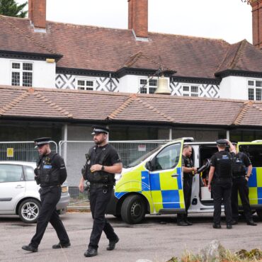 Three arrests at Epping asylum hotel as protesters prepare to hit the streets