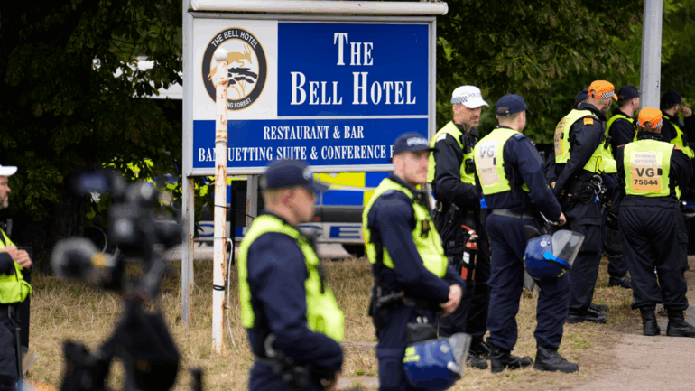 Council asks High Court to stop hotel housing migrants 