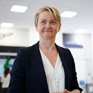 Police should be ‘more transparent’ over suspects, says home secretary