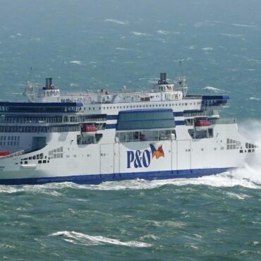 Controversial P&O Ferries boss Hebblethwaite to quit