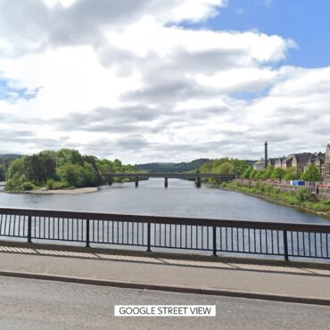Major search after man goes missing in river