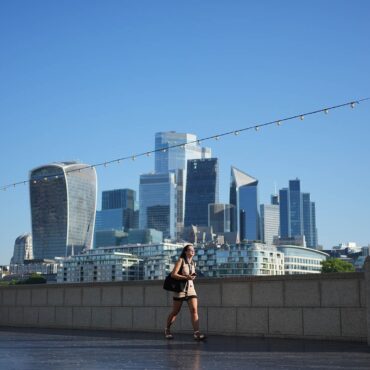 Yellow heat health alert issued for large parts of UK – with temperatures set to hit 30C