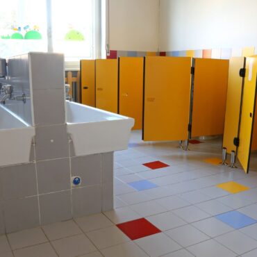 Scottish schools must have separate toilets for boys and girls