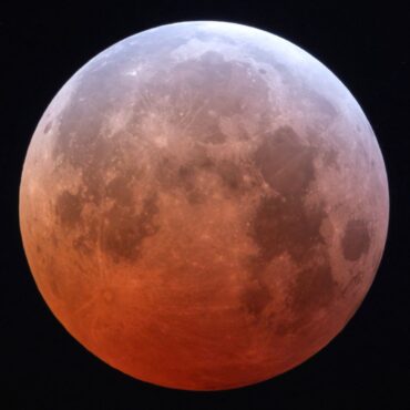 How to see the blood moon total lunar eclipse this weekend