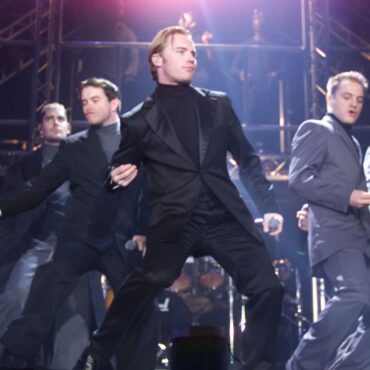 Boyzone to reunite for biggest-ever show