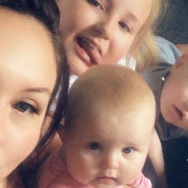Man accused of murdering mother and three children in house fire dies in prison