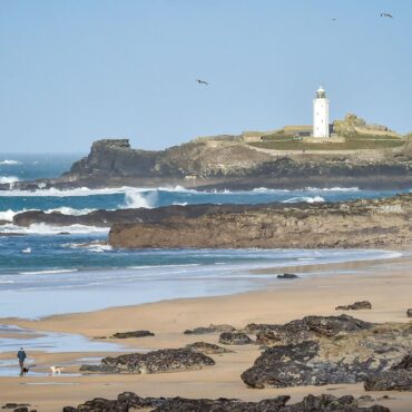 Surfer dies after being found unresponsive in sea off Cornish coast