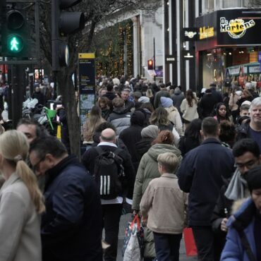 UK records second biggest annual population jump in 75 years