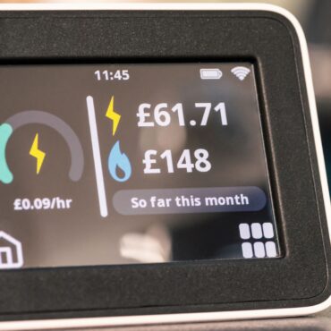 All energy suppliers to offer lower standing charge tariff by January, regulator plans
