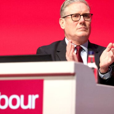 UK stands at a fork in the road: Starmer to pit Labour against Reform