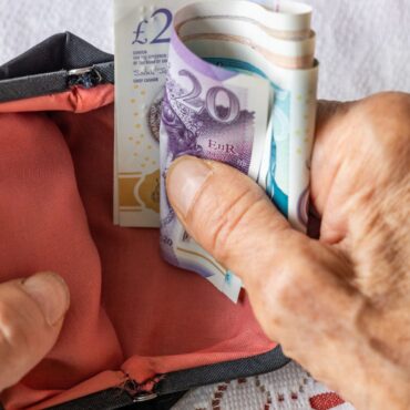 State pension likely to rise by 4.7% after latest figures