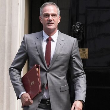 Kyle pledges ‘ambitious’ growth agenda in call with UK bosses