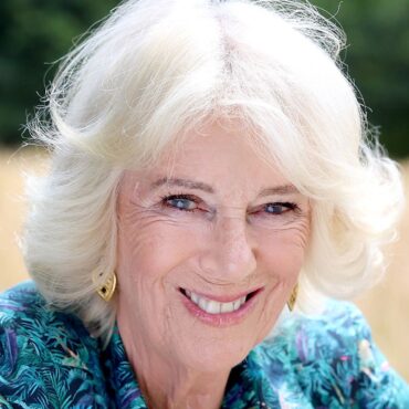 Queen used shoe to hit man who tried to assault her on a train as a teenager, new book claims