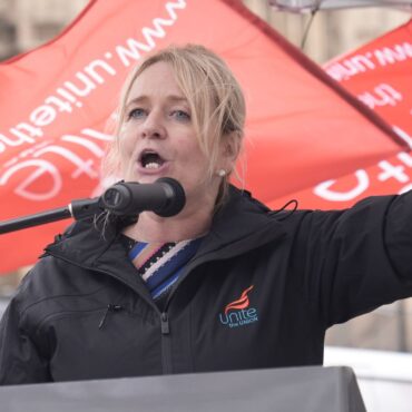 Unite threatens to break link with Labour on eve of conference
