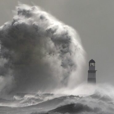 Hurricanes Humberto and Imelda to bring heavy rain and strong winds to UK