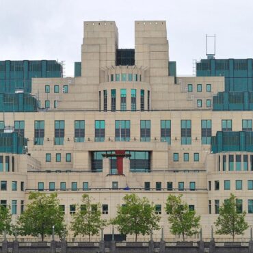 MI6 launches new drive to recruit spies – including Russians
