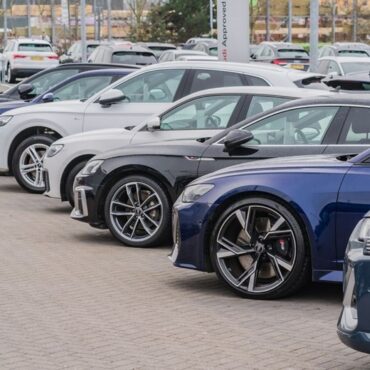 Lloyds estimates £1.95bn hit from motor finance scandal