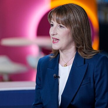 Budget is ‘make or break’, chancellor warned