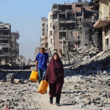 ‘Your support can save lives’: Renewed appeal for donations as aid starts to enter Gaza
