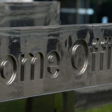 British citizenship ‘legal loophole’ closed to bar extremists