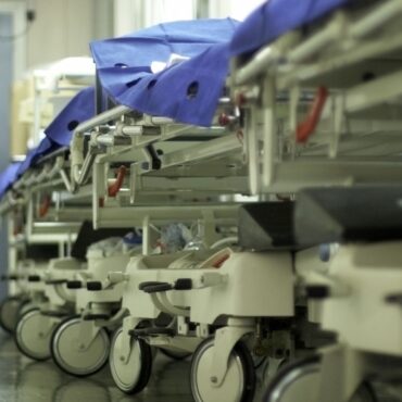Elderly patients facing ‘war-like’ conditions in Britain’s hospitals