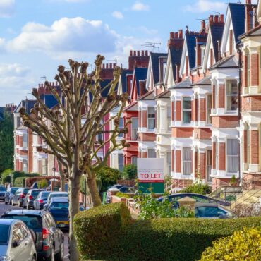 ‘I lent my neighbour £1,000 and they won’t give it back’