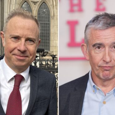 Academic who sued Steve Coogan over Richard III film says he hasn’t received an apology