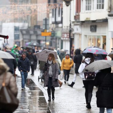 Retail sales in UK hit surprising high – amid strong demand for gold