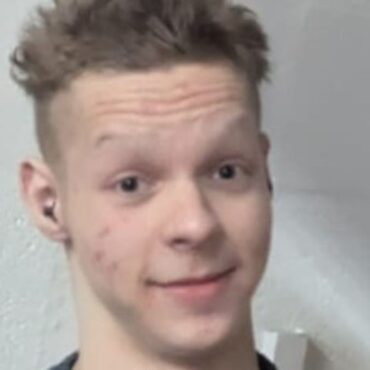 Fresh appeal for missing teenager last seen in castle grounds