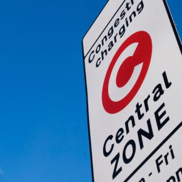 Electric vehicle drivers to pay congestion charge in central London