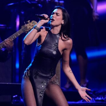 Dua Lipa and Coldplay call on Labour to keep their word on tackling ticket resales and touts