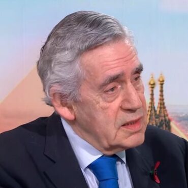 Gordon Brown ‘confident’ of two-child benefit cap change – as he calls for gambling tax