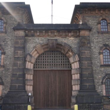 Manhunt for prisoner who ‘absconded’ after being freed from HMP Wandsworth for brother’s wedding