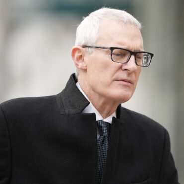 Jeremy Vine tells jury he felt ‘wickedly torn down’ by Joey Barton posts