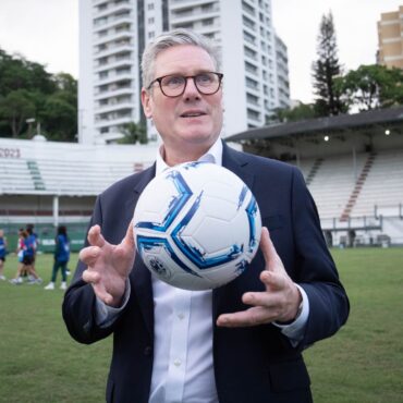 Starmer expresses ‘sincere regret’ over appointment of Labour donor to chair football regulator