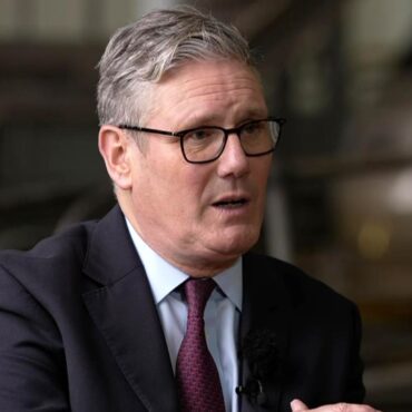 Starmer refuses to rule out manifesto-breaking tax rises in budget