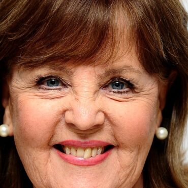 Shirley Valentine actress Pauline Collins dies