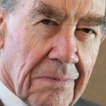 Surgeon who led UK’s first successful heart transplant operation dies