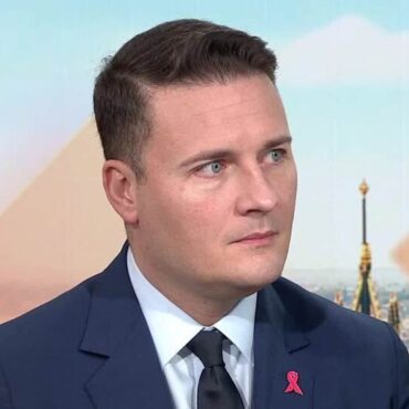 Health secretary hits out at BMA’s ‘juvenile delinquency’ over doctors’ strikes