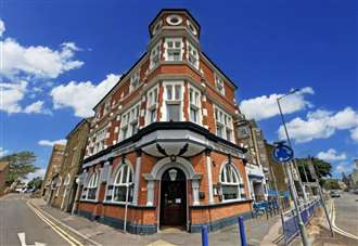 Historic pub dubbed ‘haven for drug users and dealers’ loses alcohol licence
